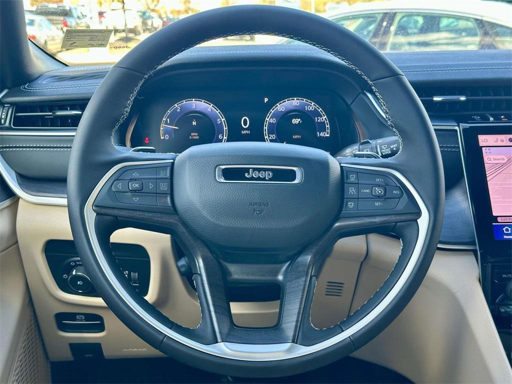 new 2025 Jeep Grand Cherokee car, priced at $43,015