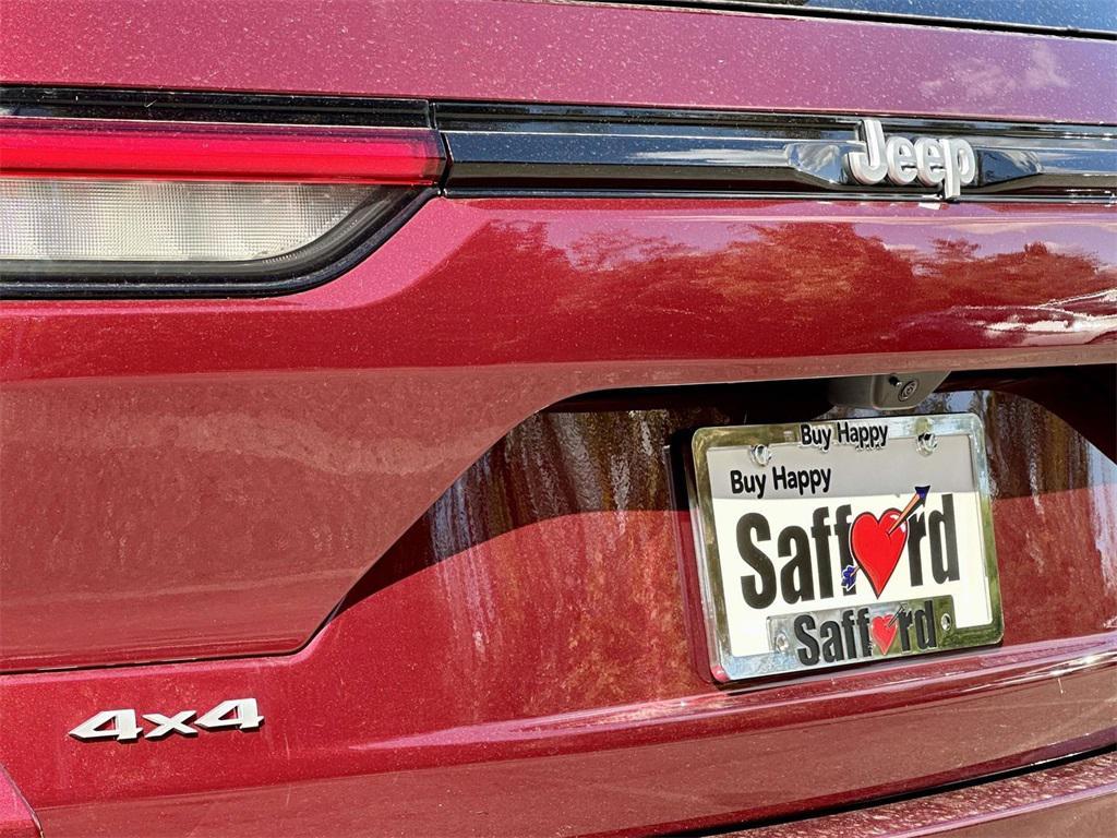 new 2025 Jeep Grand Cherokee car, priced at $43,015