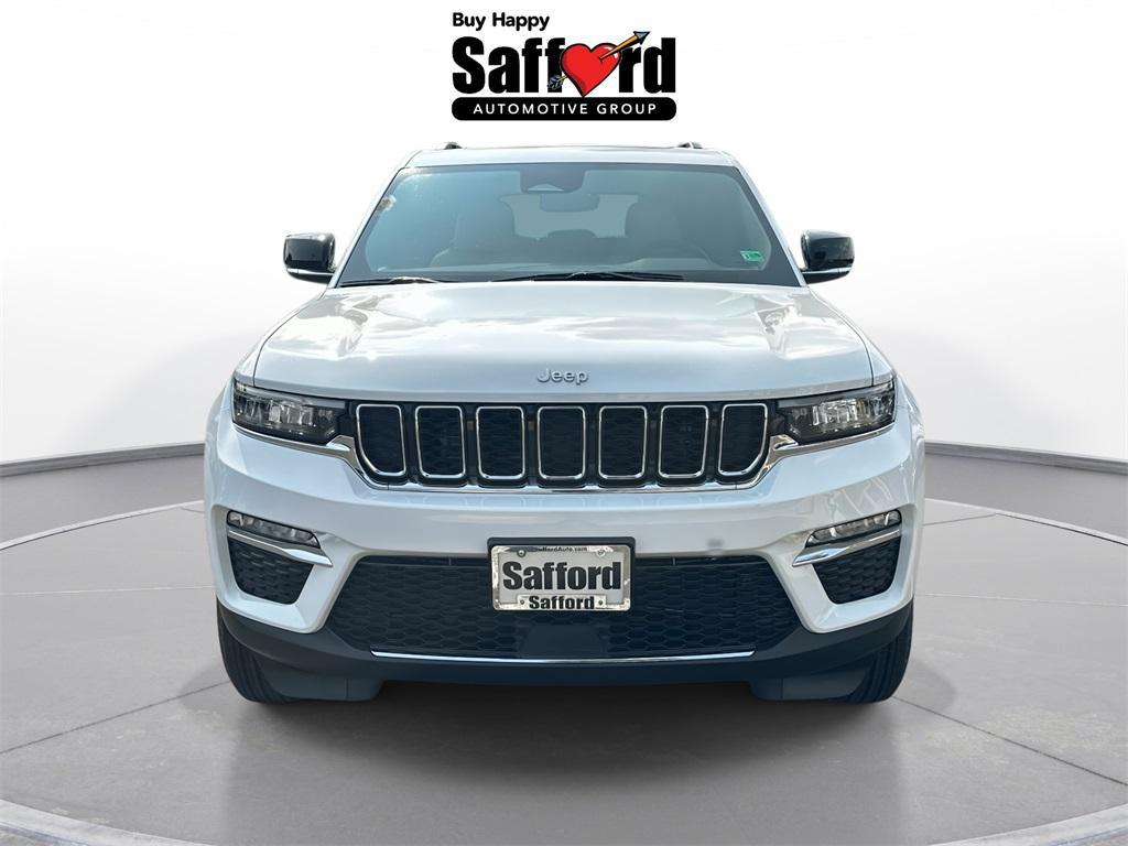 new 2025 Jeep Grand Cherokee car, priced at $40,955