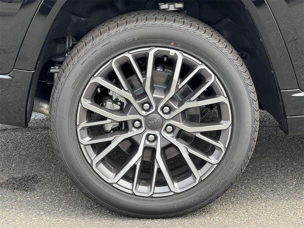 new 2025 Jeep Grand Cherokee L car, priced at $60,614