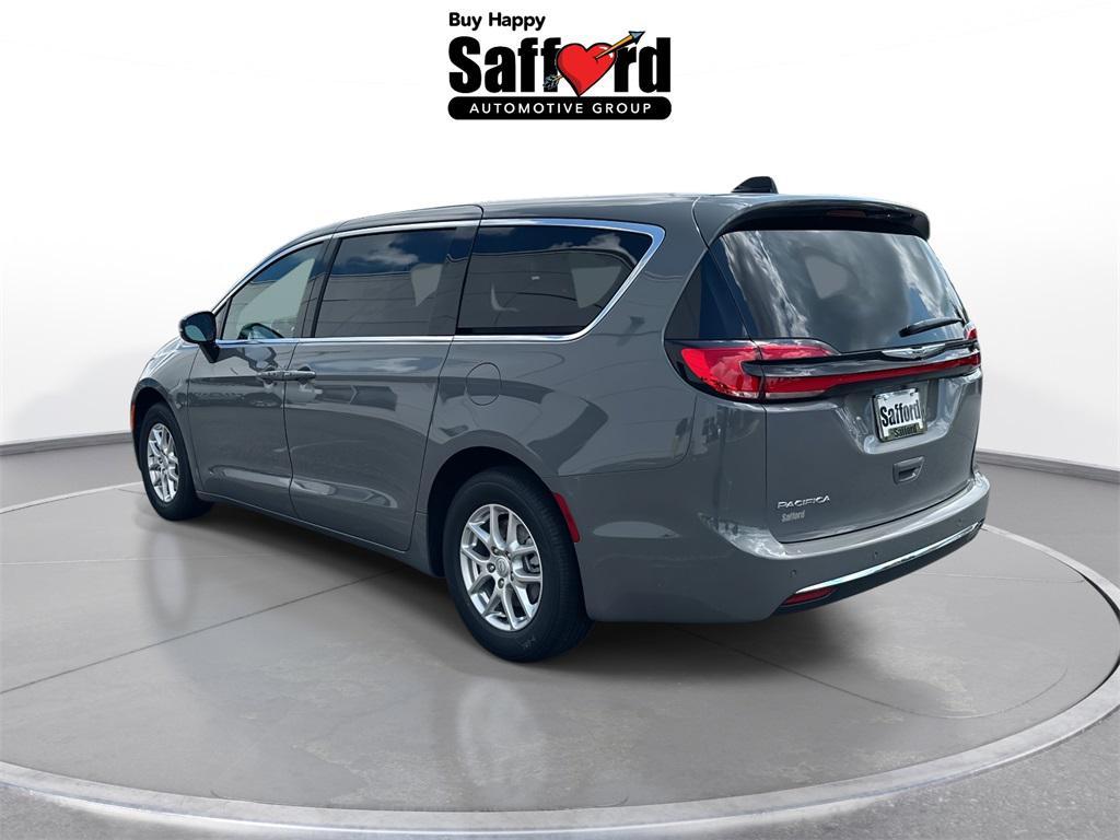 new 2025 Chrysler Pacifica car, priced at $36,005