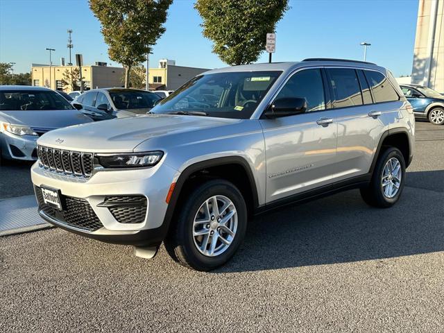 new 2025 Jeep Grand Cherokee car, priced at $36,975