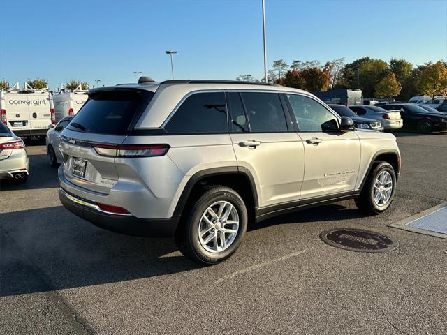 new 2025 Jeep Grand Cherokee car, priced at $36,975