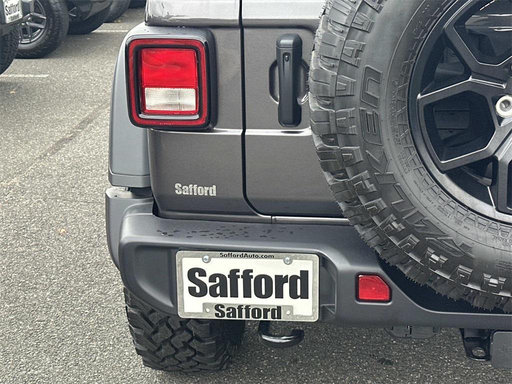 new 2025 Jeep Wrangler car, priced at $43,405