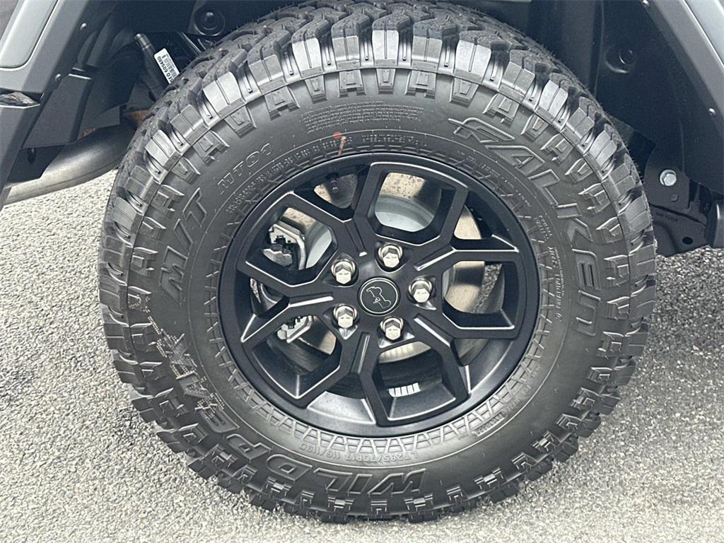 new 2025 Jeep Wrangler car, priced at $43,405