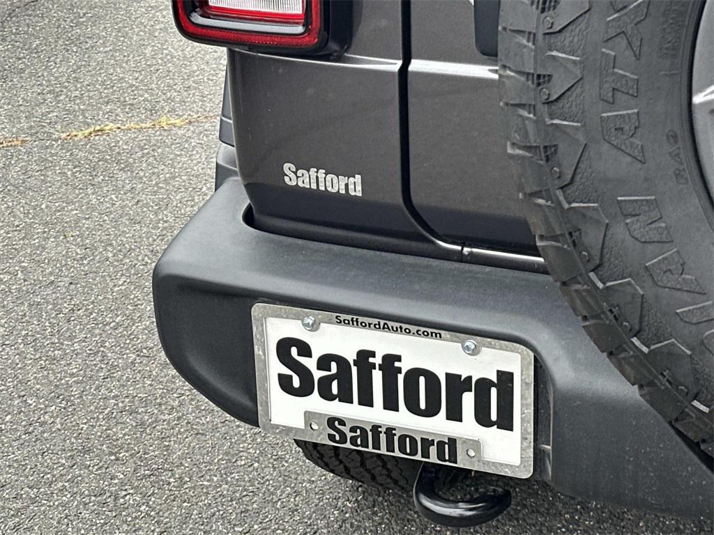 new 2025 Jeep Wrangler car, priced at $39,305