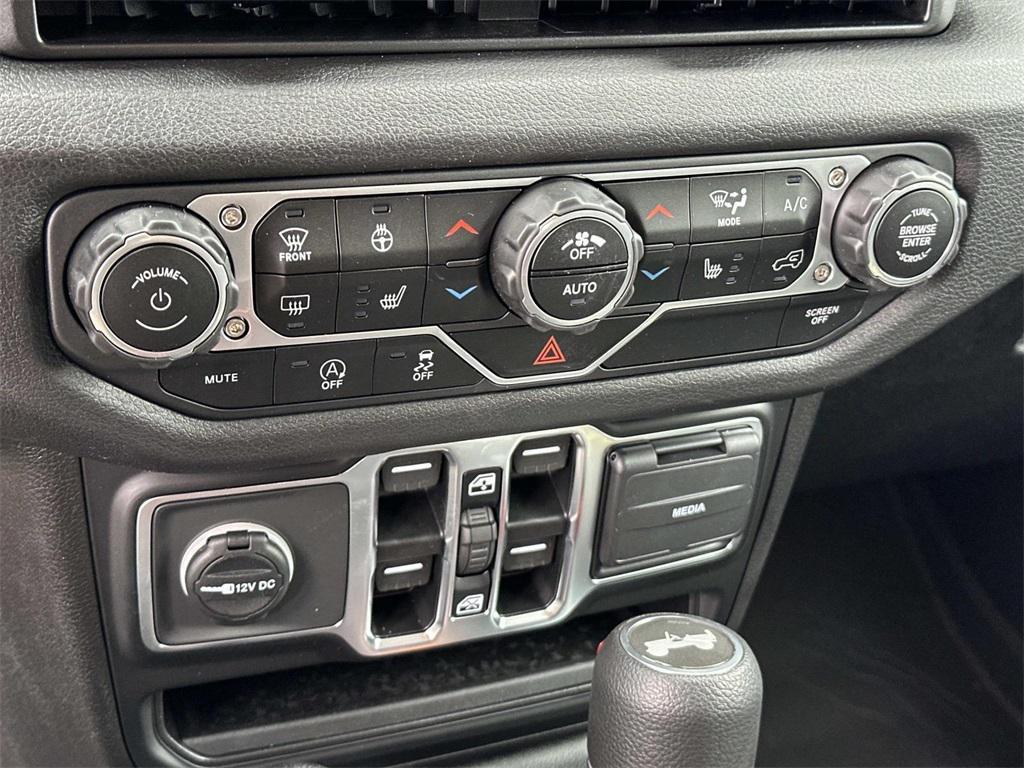 new 2025 Jeep Wrangler car, priced at $39,305