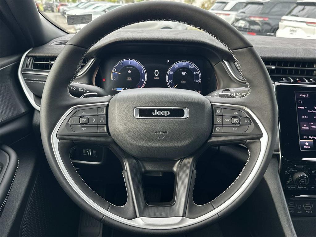 new 2025 Jeep Grand Cherokee car, priced at $35,755