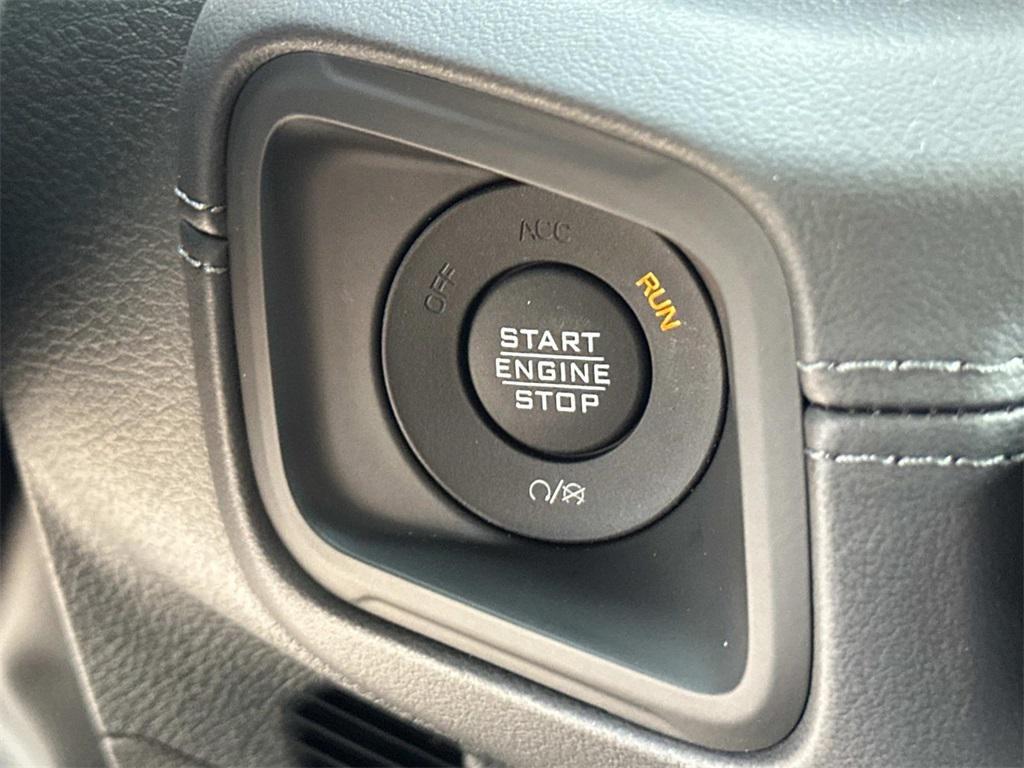 new 2025 Jeep Gladiator car, priced at $52,405