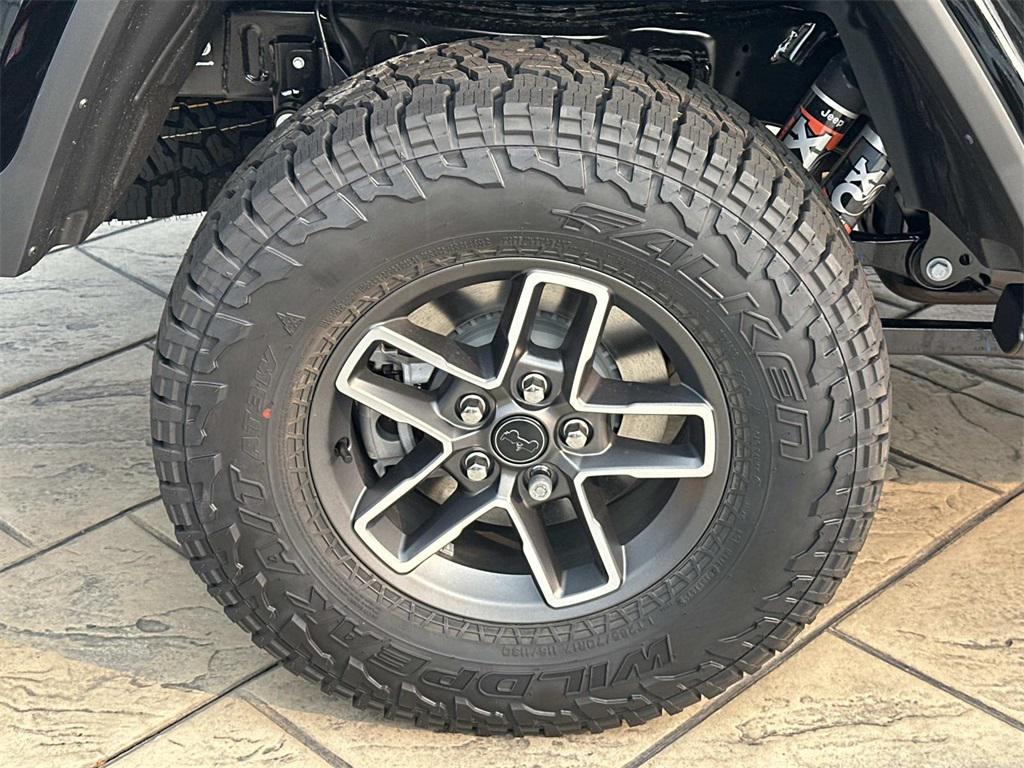 new 2025 Jeep Gladiator car, priced at $52,405