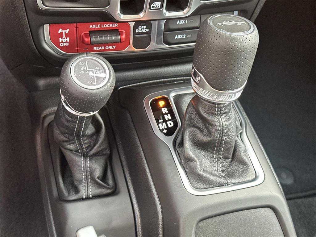 new 2025 Jeep Gladiator car, priced at $52,405