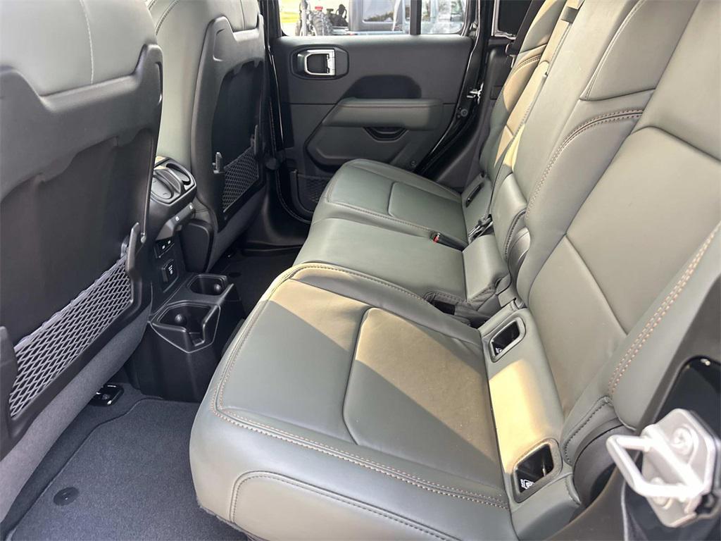 new 2025 Jeep Gladiator car, priced at $52,405