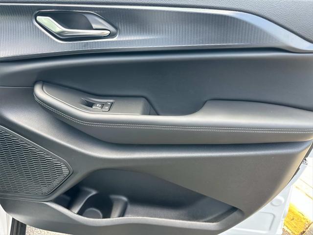 new 2025 Jeep Grand Cherokee L car, priced at $43,004