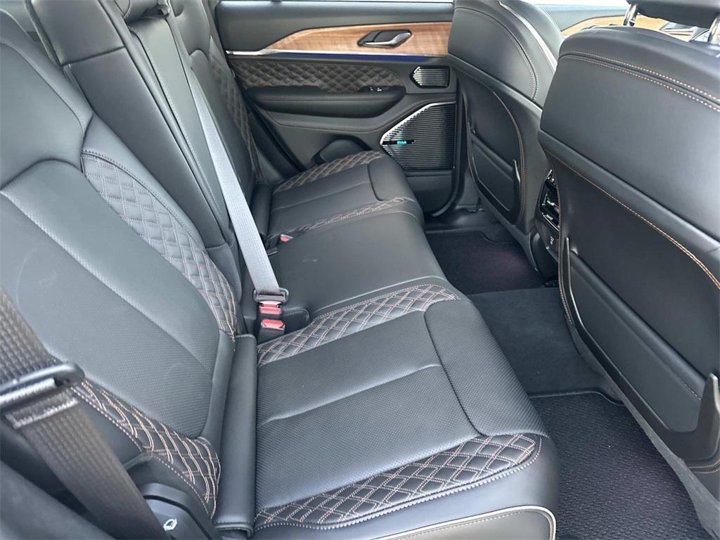 new 2025 Jeep Grand Cherokee car, priced at $58,332