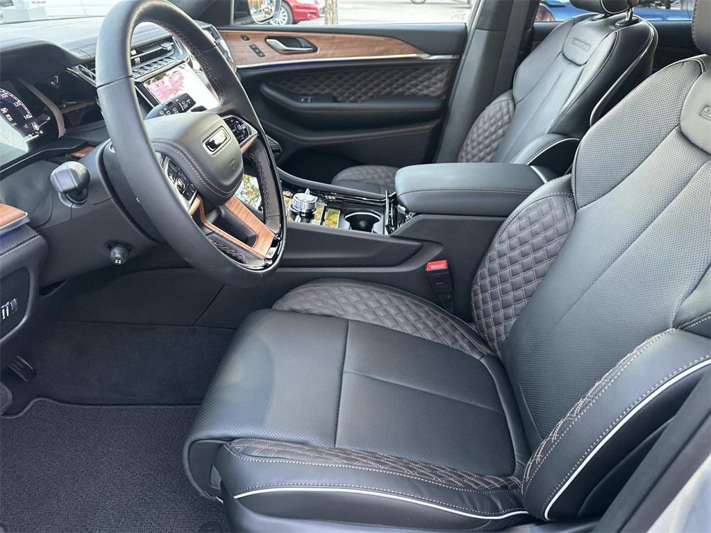 new 2025 Jeep Grand Cherokee car, priced at $58,332