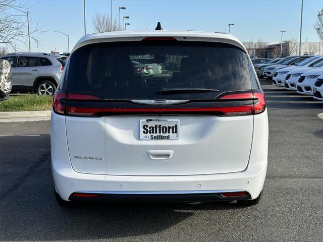 new 2024 Chrysler Pacifica car, priced at $42,404