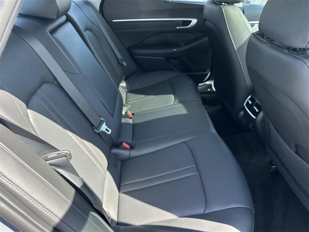 used 2025 Hyundai Sonata Hybrid car, priced at $33,400