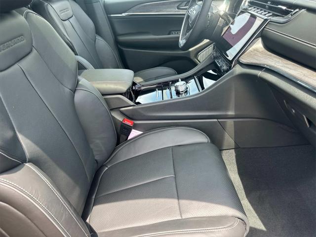 new 2025 Jeep Grand Cherokee car, priced at $53,575