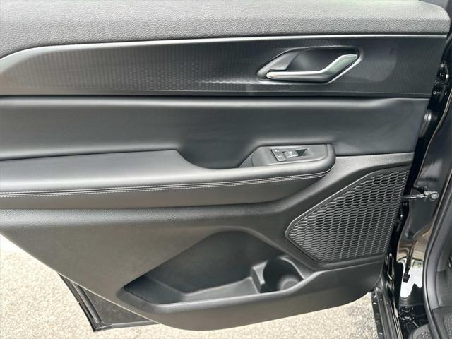 new 2025 Jeep Grand Cherokee L car, priced at $42,758