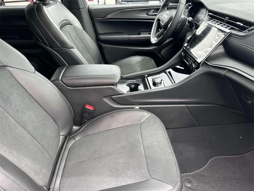 new 2025 Jeep Grand Cherokee L car, priced at $41,005