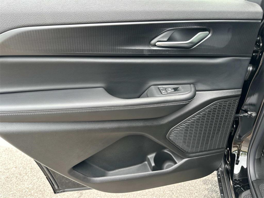 new 2025 Jeep Grand Cherokee L car, priced at $41,005