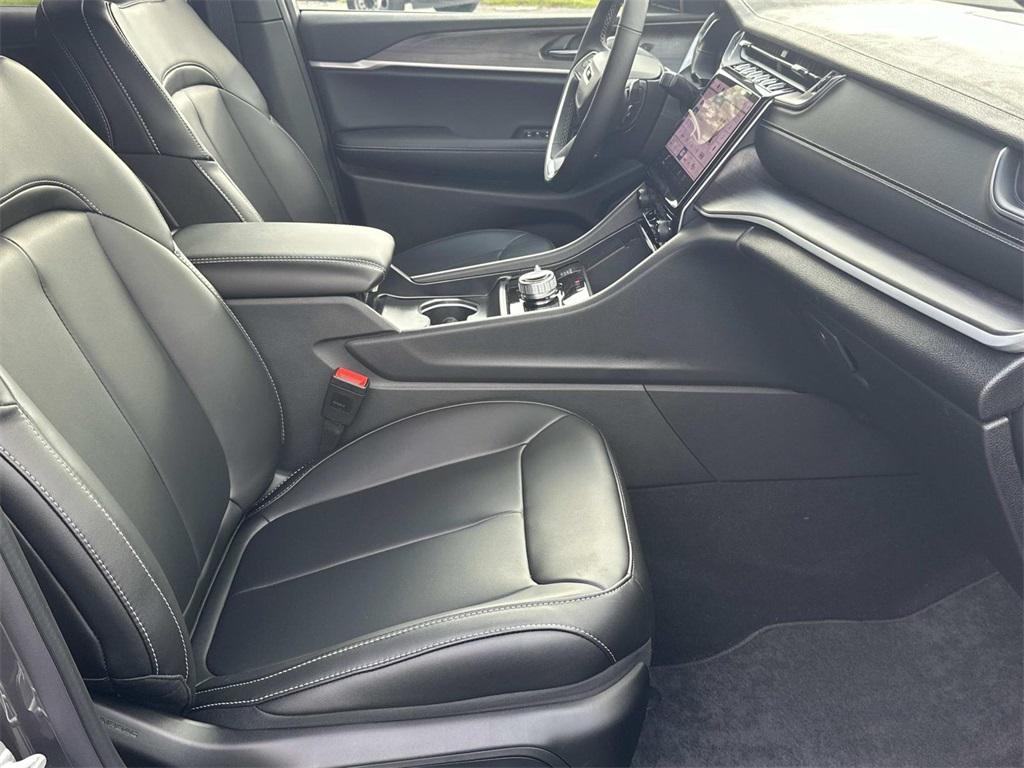 new 2025 Jeep Grand Cherokee car, priced at $42,655