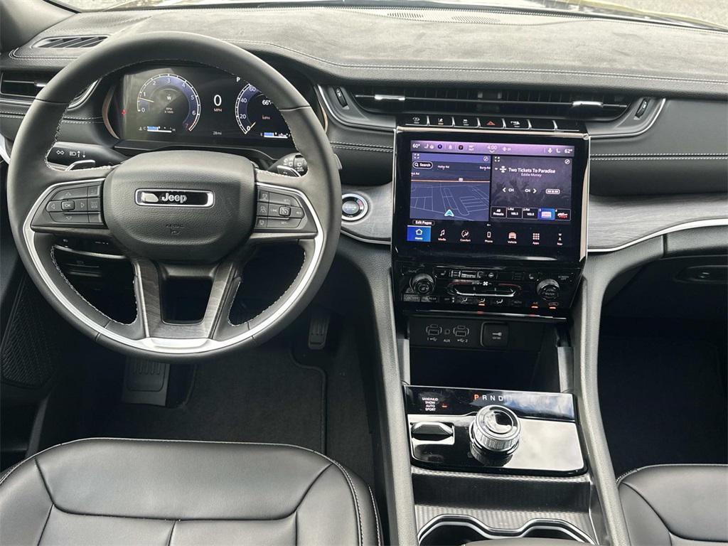 new 2025 Jeep Grand Cherokee car, priced at $42,655