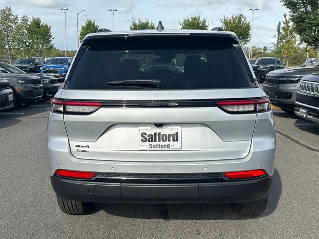 new 2024 Jeep Grand Cherokee car, priced at $37,257