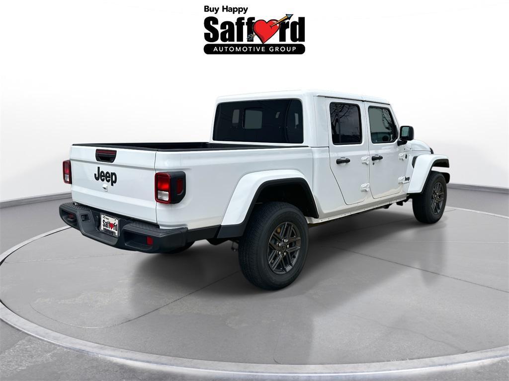 new 2026 Jeep Gladiator car, priced at $43,060