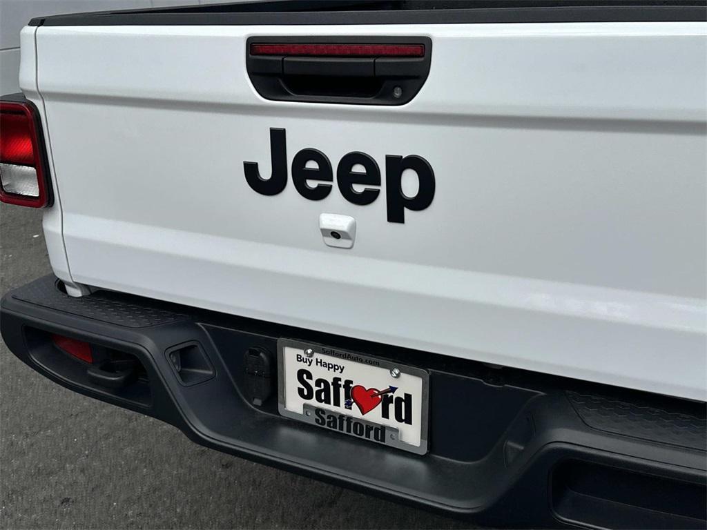 new 2026 Jeep Gladiator car, priced at $43,060