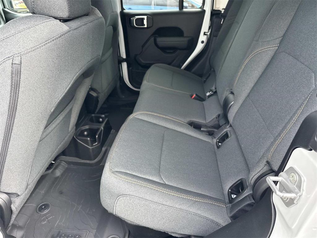 new 2026 Jeep Gladiator car, priced at $43,060