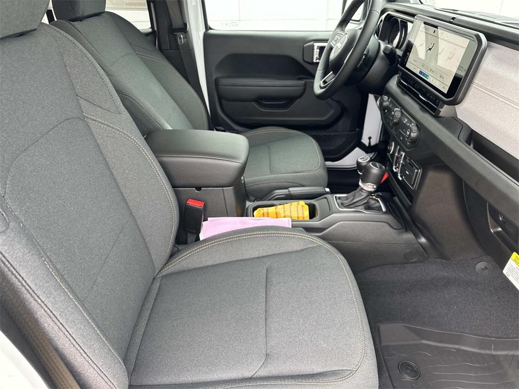 new 2026 Jeep Gladiator car, priced at $43,060