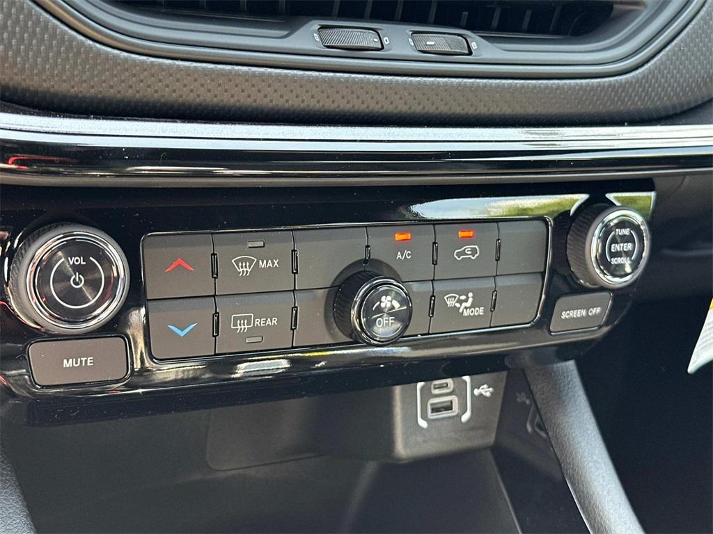 new 2025 Jeep Compass car, priced at $26,836