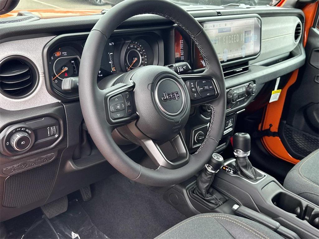 new 2025 Jeep Wrangler car, priced at $47,093