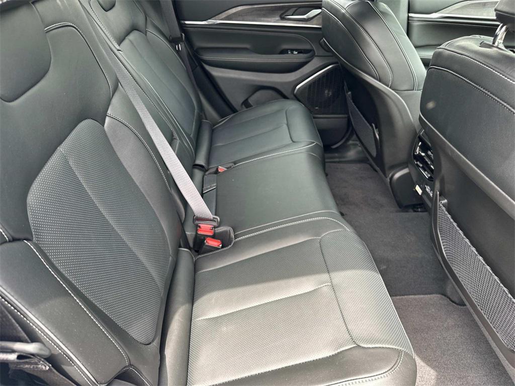 new 2025 Jeep Grand Cherokee car, priced at $49,055