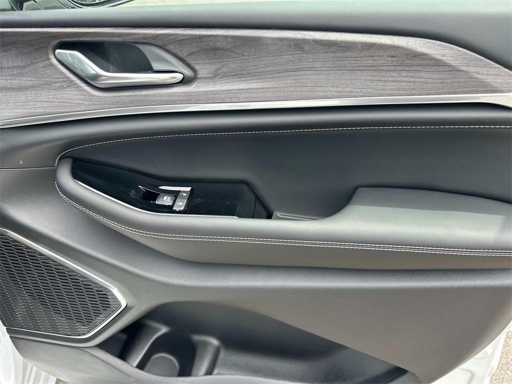 new 2025 Jeep Grand Cherokee car, priced at $49,055