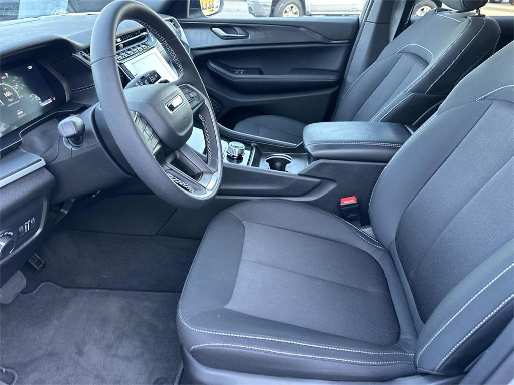 used 2025 Jeep Grand Cherokee car, priced at $34,790