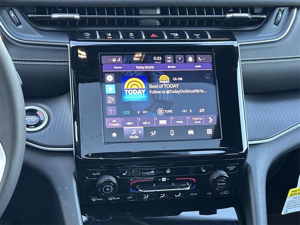 used 2025 Jeep Grand Cherokee car, priced at $34,790