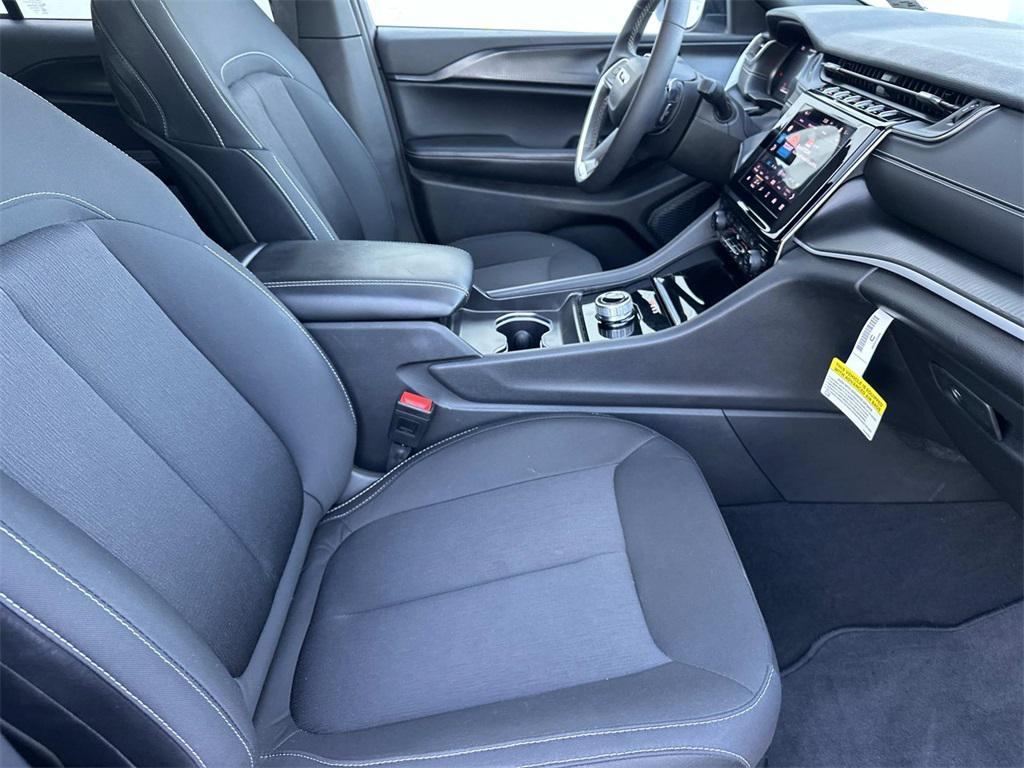 used 2025 Jeep Grand Cherokee car, priced at $34,790