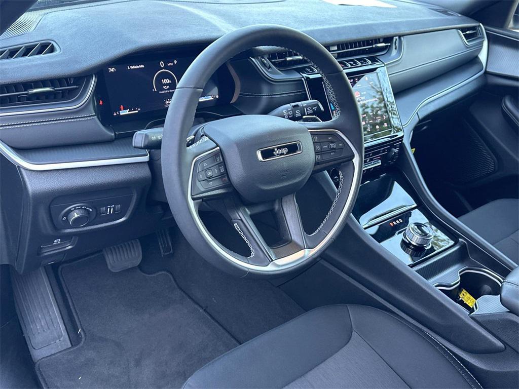 used 2025 Jeep Grand Cherokee car, priced at $34,790