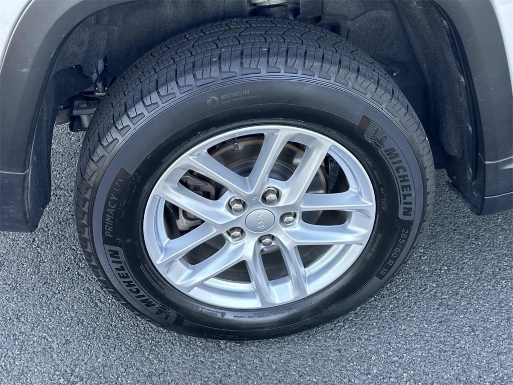 used 2025 Jeep Grand Cherokee car, priced at $34,790