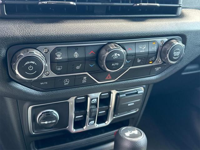 new 2025 Jeep Wrangler car, priced at $39,722