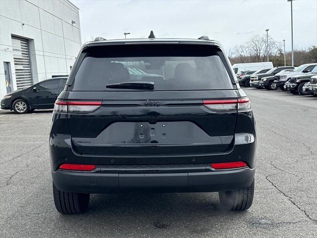 new 2025 Jeep Grand Cherokee car, priced at $42,757