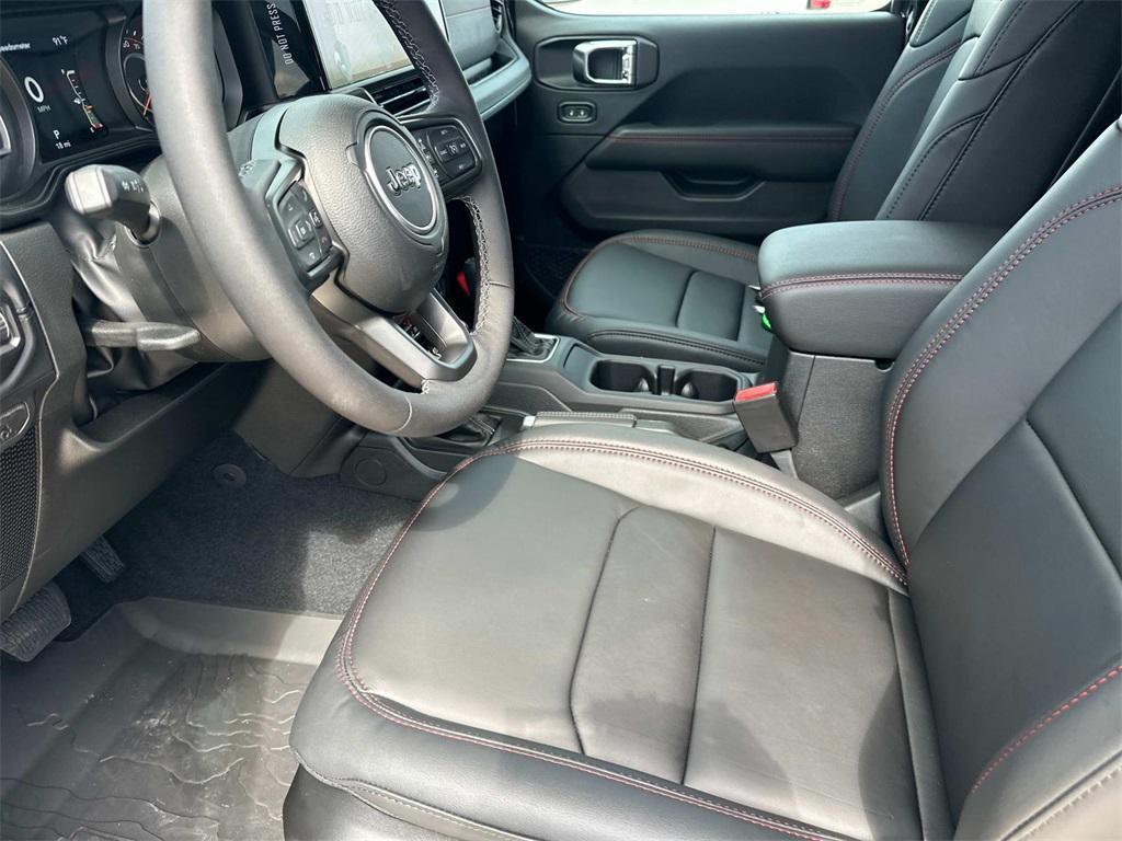new 2025 Jeep Wrangler car, priced at $55,805