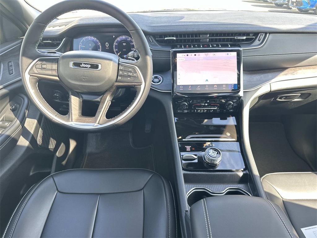 new 2025 Jeep Grand Cherokee car, priced at $43,655