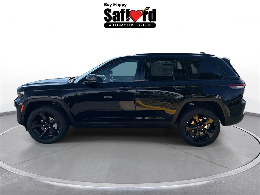 new 2025 Jeep Grand Cherokee car, priced at $43,655