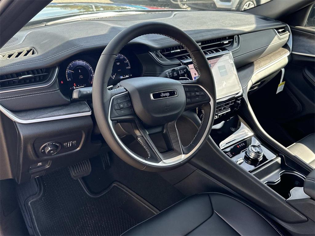 new 2025 Jeep Grand Cherokee car, priced at $43,655
