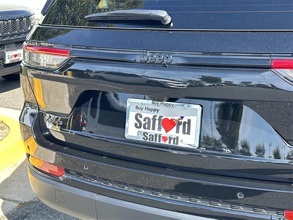 new 2025 Jeep Grand Cherokee car, priced at $43,655