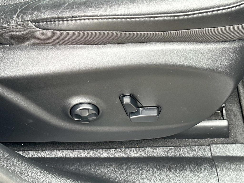 used 2019 Jeep Cherokee car, priced at $13,800