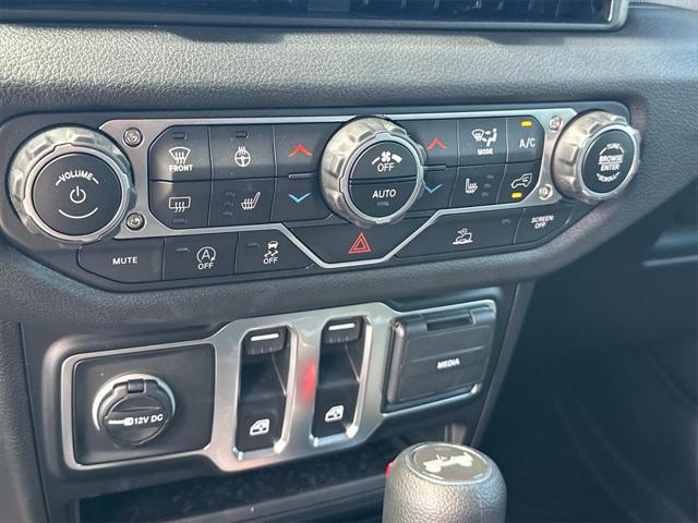 new 2025 Jeep Wrangler car, priced at $34,178